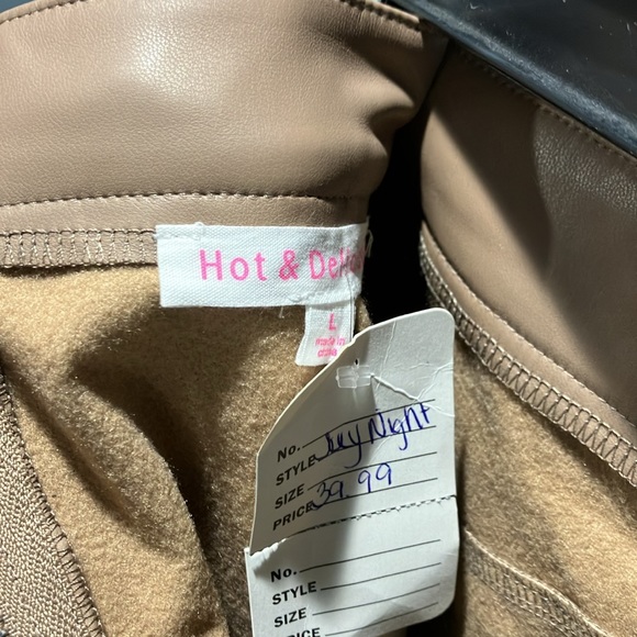 NWT Women’s Faux leather mini skirt with fringe detail - Picture 6 of 6